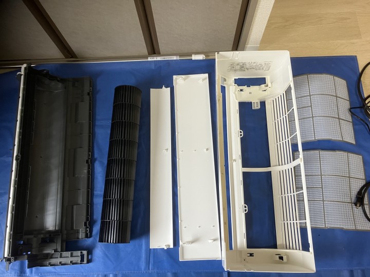 2021年製日立RASーAJ22kーw完全分解高圧洗浄済みのおすすめ一品です。 弥富市 壁掛けルームエアコンクリーニング 日立 RAS-AJ22K（W